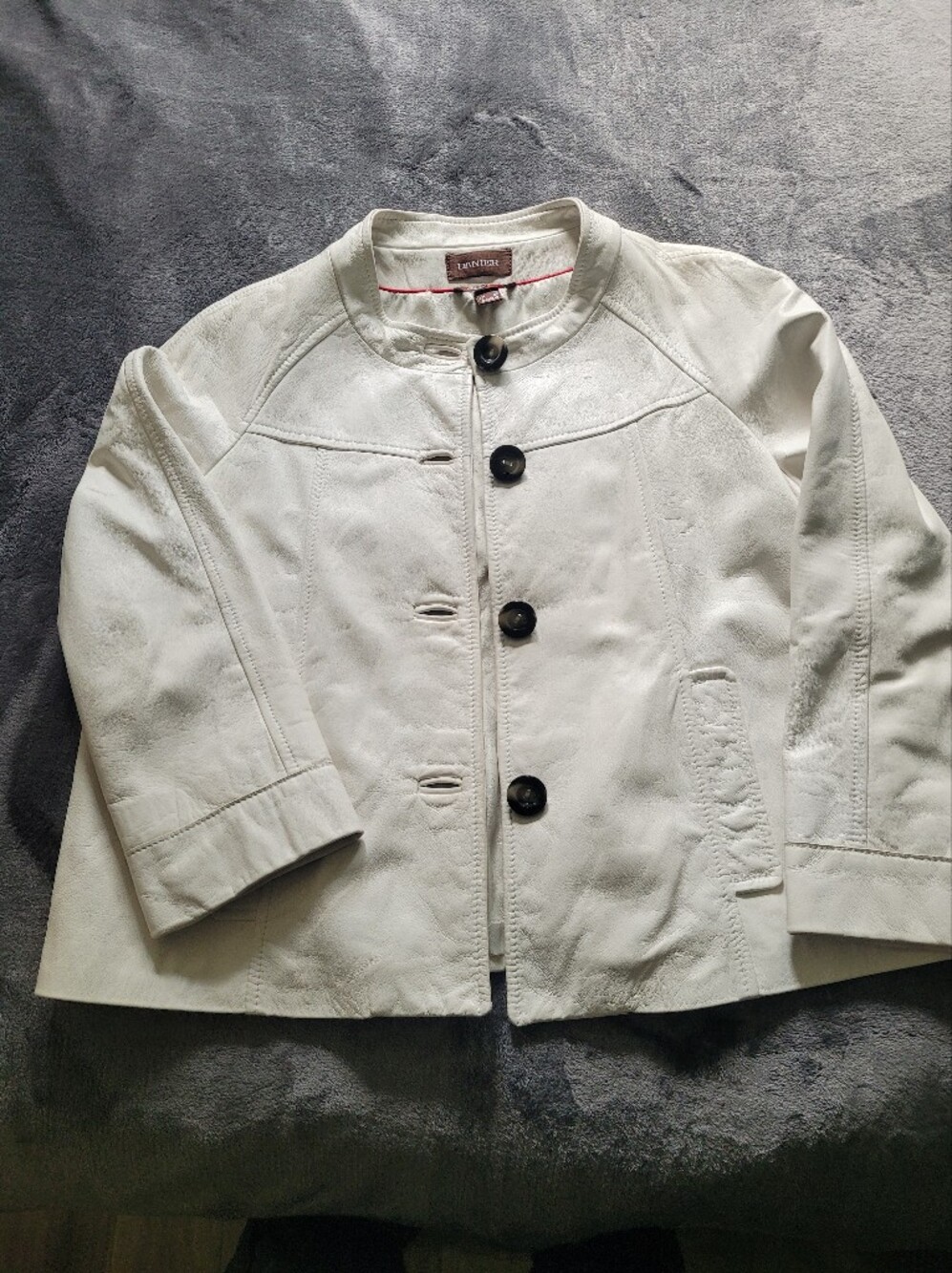 Danier Womens White Leather Button-Front Jacket